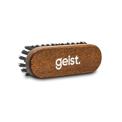Geist. Leather & Upholstery Cleaning Brush Medium | To clean car seats, leather sofas, and alcantara | For car interiors, furniture, boots, shoes, bags and more - size: Medium