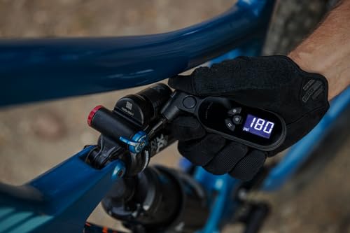 Topeak SmartGauge D2X Digital Tire Pressure Gauge - Accurate and Easy-to-Use Bike Pressure Gauge with Digital Display - Measures PSI for Presta and Schrader Valves | Measures 5-260 PSI . Smarthead Fits Presta and Schrader. 360 Degree Backlit Rotating Disp