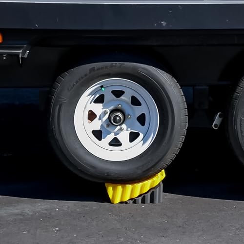 Camco Curved Camper/RV Leveler & Wheel Chock - Features Heavy Duty Honeycomb Design & Includes Non-Slip Rubber Grippers on Wheel Chock - Compatible w/Trailers Up to 30,000 lbs - 1-Pack (44423) | Honeycomb leveler with non-slip grippers; compatible with tr