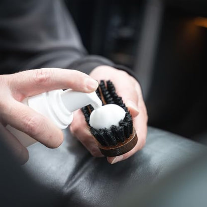 Geist. Leather & Upholstery Cleaning Brush Medium | To clean car seats, leather sofas, and alcantara | For car interiors, furniture, boots, shoes, bags and more - size: Medium