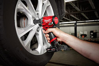 Milwaukee M12 FUEL 2555-22 12-Volt Lithium-Ion Brushless Cordless Stubby 1/2 in Impact Wrench Kit