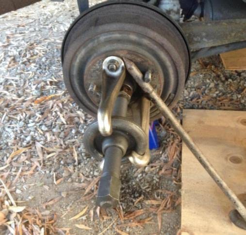 Best Q Drake Off Road Effortlessly Extract Wheel Hubs using our Zinc-Coated Universal Hub Puller Tool - A Durable, Heavy-Duty Solution for All Vehicles 73947