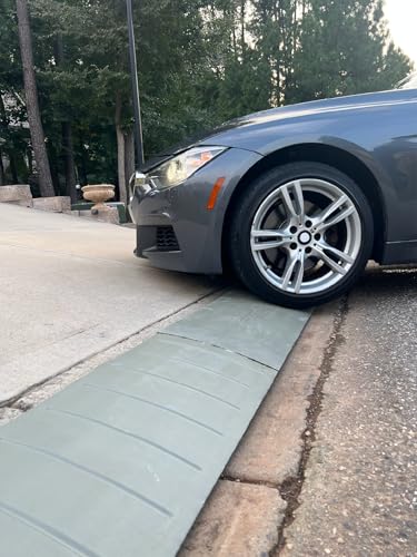 – Gray Color – Driveway Curb Ramps – Low Profile Car Ramps – 3 Piece Expandable Set – Made from Heavy Duty Recycled Rubber – Eliminate Scraping and Damage On Your Car Truck RV (Gray) - color: Gray